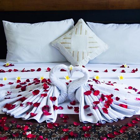 Отель The Yogasari Seminyak Экстерьер фото