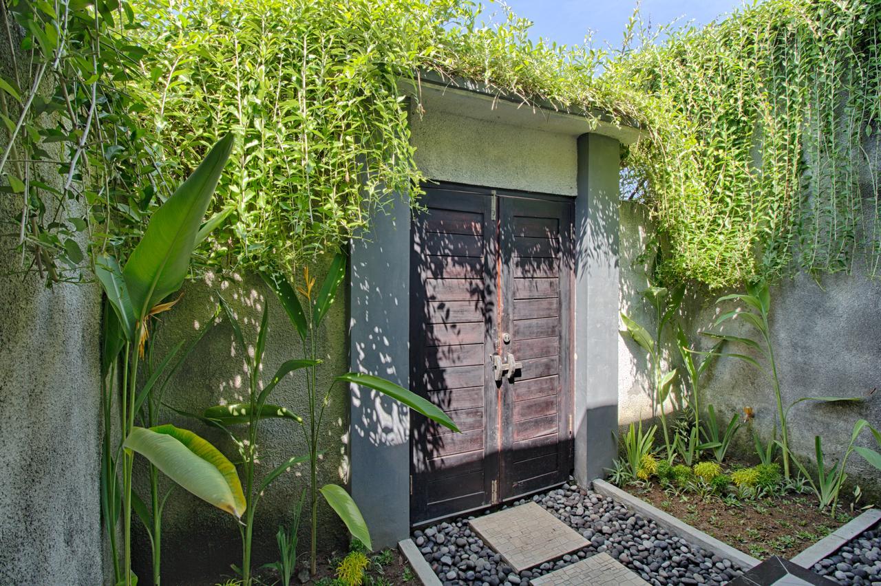 Отель The Yogasari Seminyak Экстерьер фото