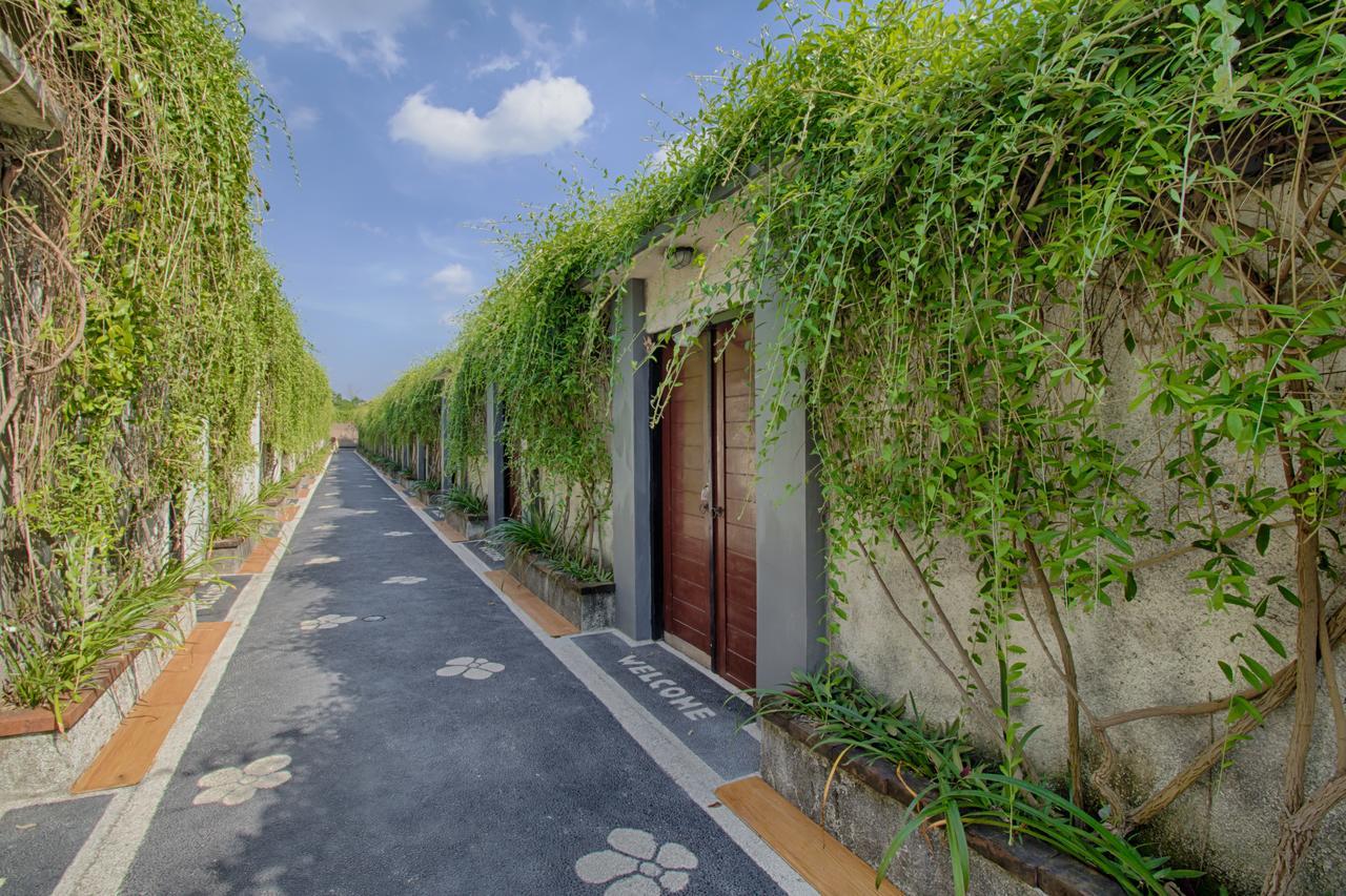 Отель The Yogasari Seminyak Экстерьер фото